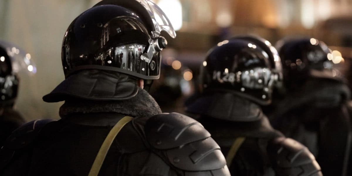 Anti-Riot-Helmet.webp.webp